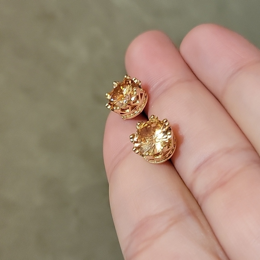 Champane Gold Earring - Picture 2 of 3